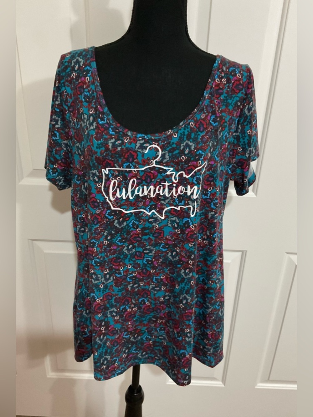 LuLaRoe XL Teal and Burgundy Floral Scoop Neck Logo Classic T